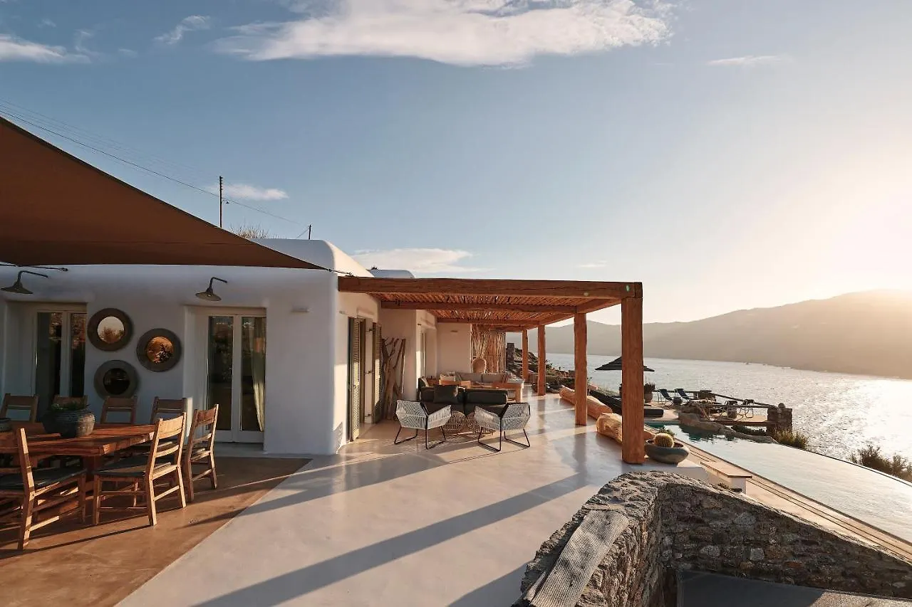 Villa Barbarossa - Elegant Beachfront Retreat With Heated Pool & Outdoor Gym Ftelia