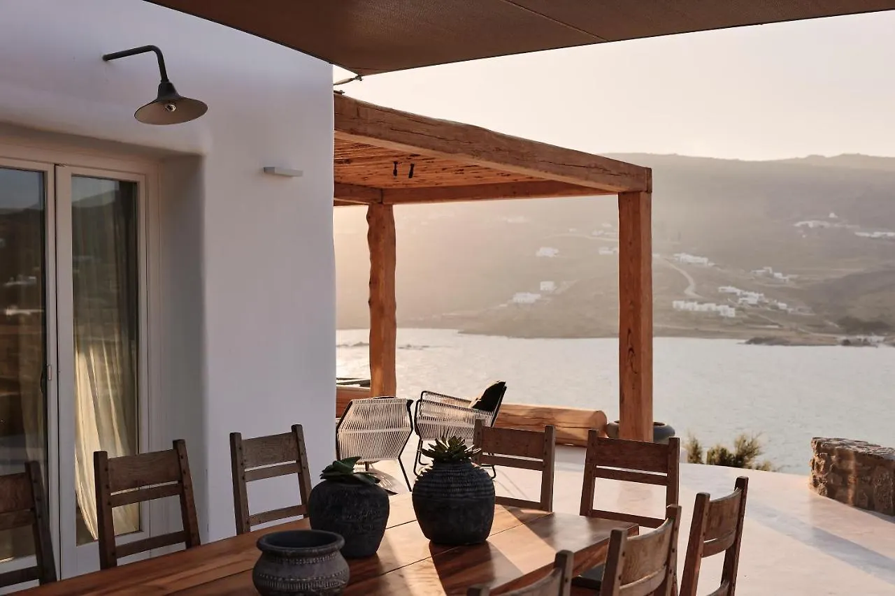 Villa Barbarossa - Elegant Beachfront Retreat With Heated Pool & Outdoor Gym Ftelia  Grekland