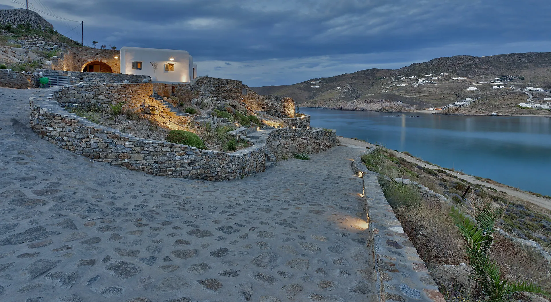 Villa Barbarossa - Elegant Beachfront Retreat With Heated Pool & Outdoor Gym Ftelia  Grekland