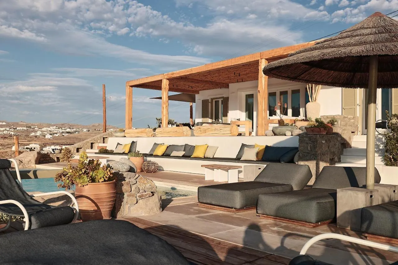Villa Barbarossa - Elegant Beachfront Retreat With Heated Pool & Outdoor Gym