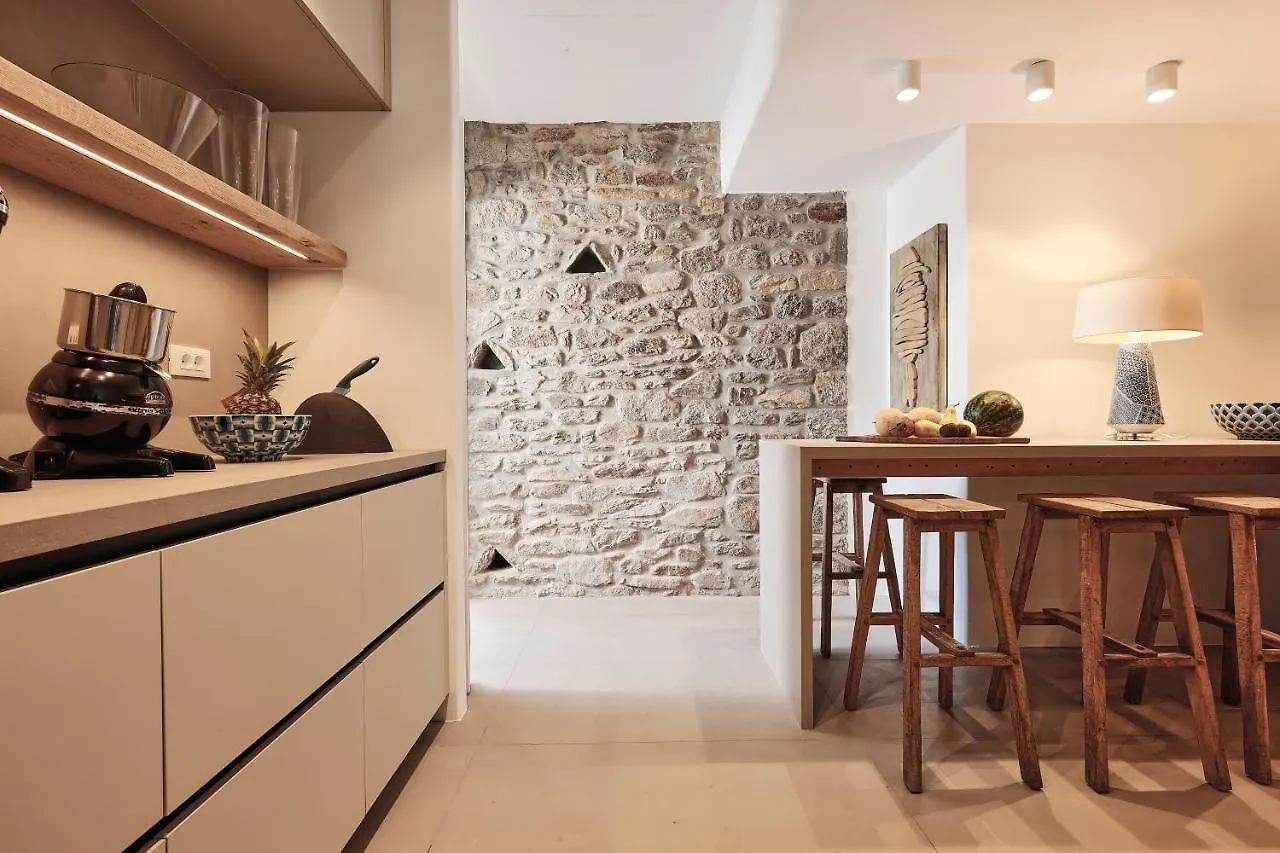Villa Barbarossa - Elegant Beachfront Retreat With Heated Pool & Outdoor Gym Grèce