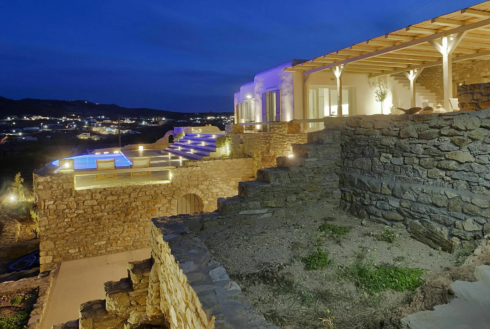 Villa Barbarossa - Elegant Beachfront Retreat With Heated Pool & Outdoor Gym