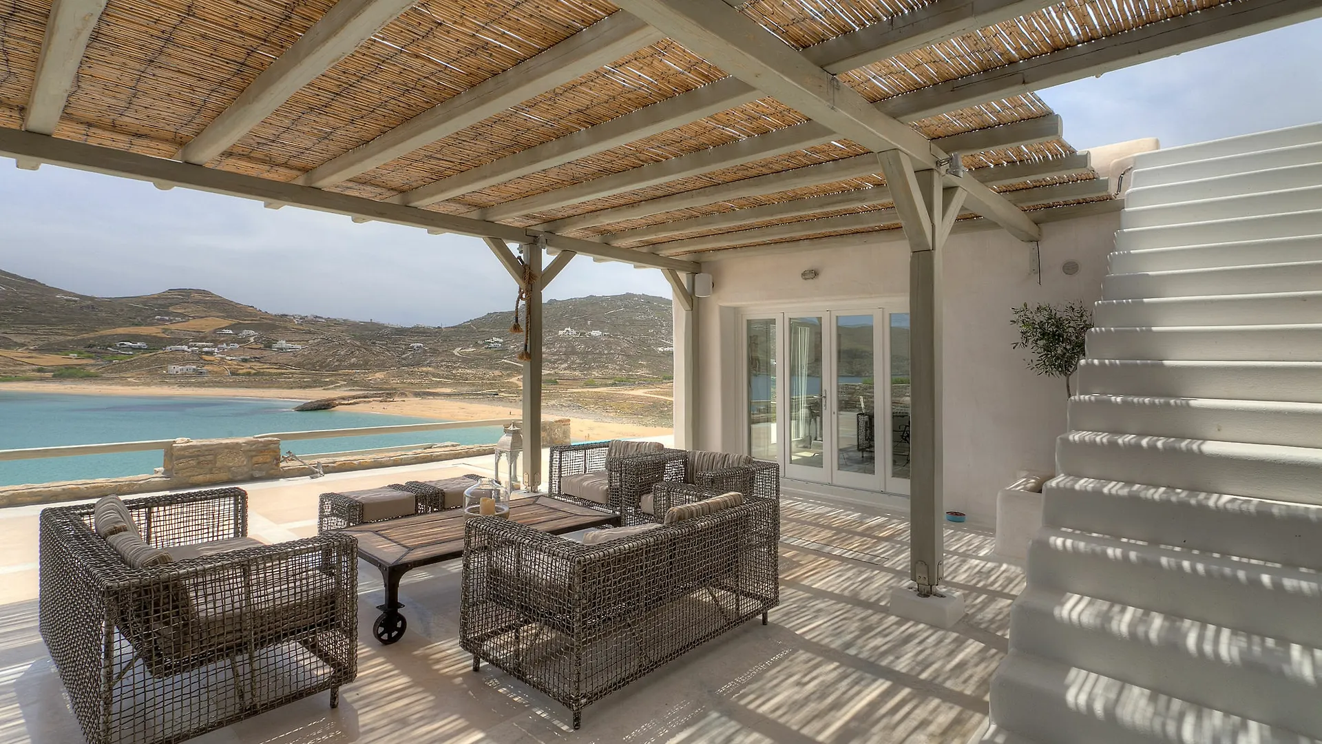 Villa Barbarossa - Elegant Beachfront Retreat With Heated Pool & Outdoor Gym