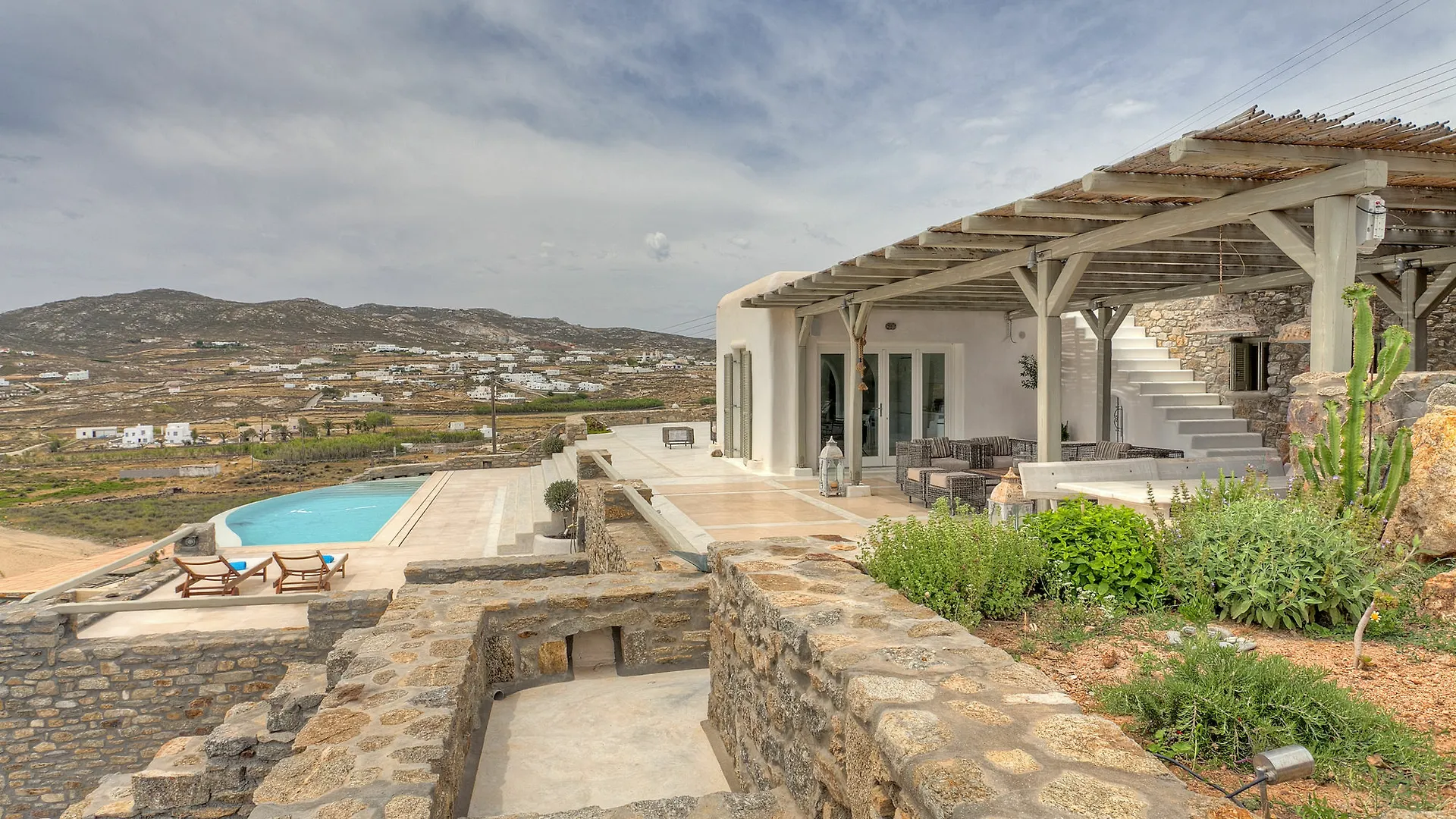 Villa Barbarossa - Elegant Beachfront Retreat With Heated Pool & Outdoor Gym Grèce
